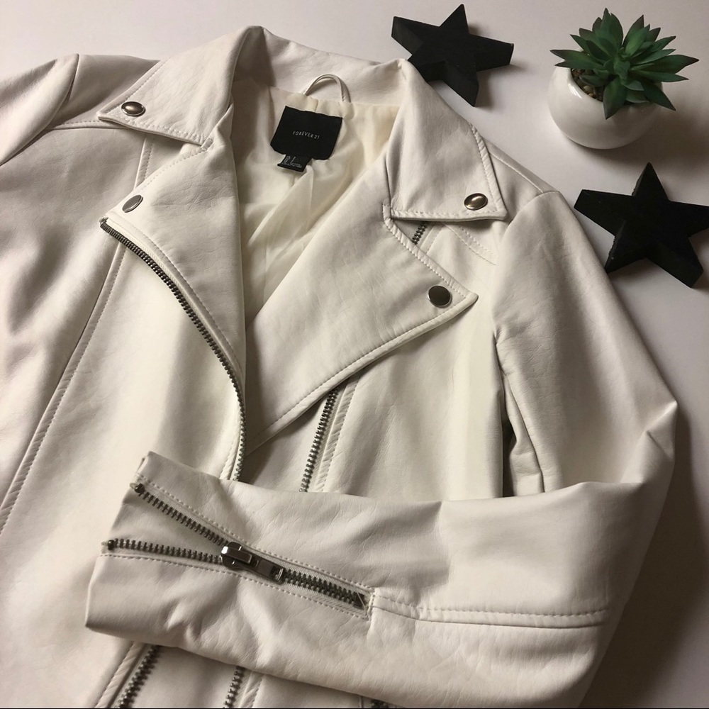 ❌ SOLD ❌ White Leather Jacket